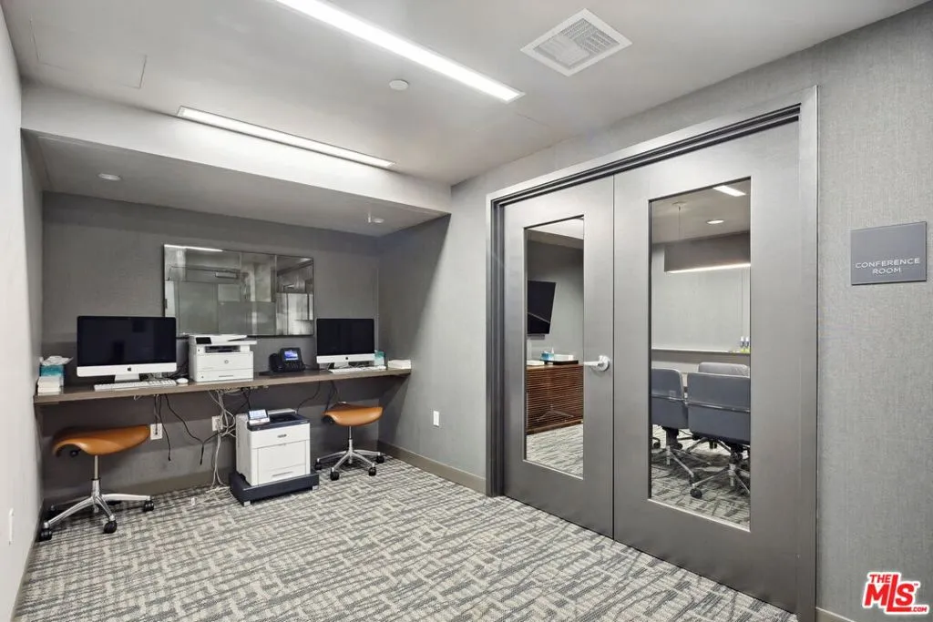 1755 Ocean Avenue 706, Santa Monica, California 90401 home-pic-19